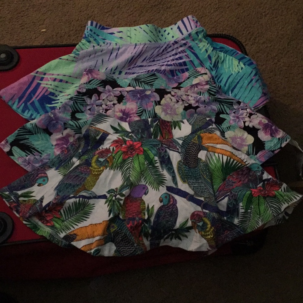 3 pieces (skirts)